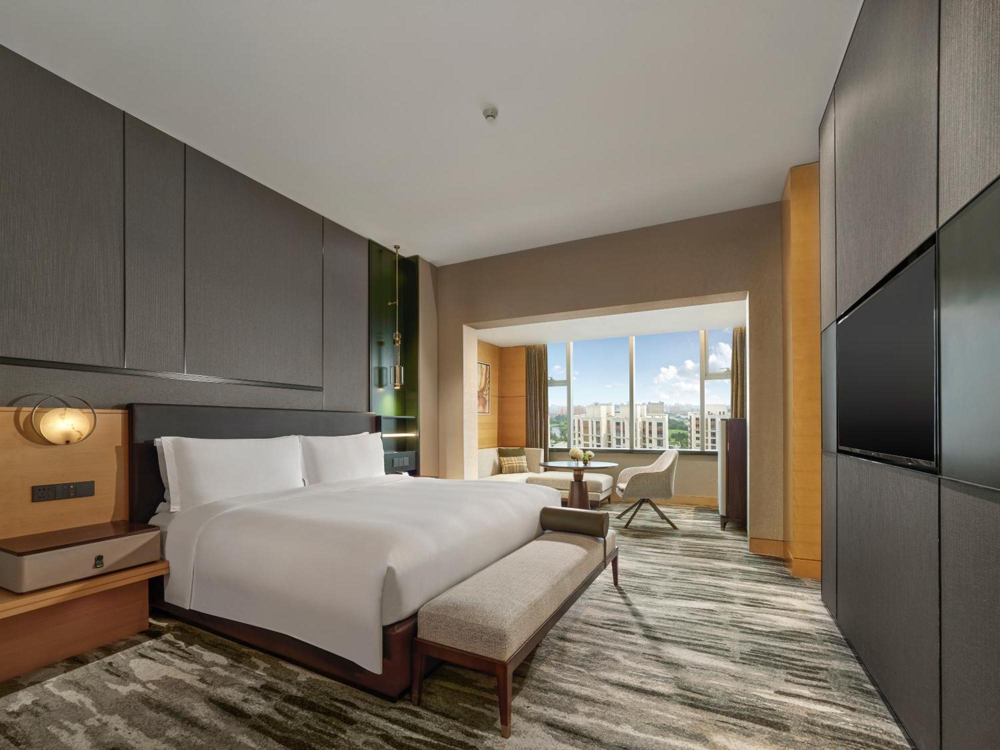 Hilton Shanghai Hongqiao Экстерьер фото