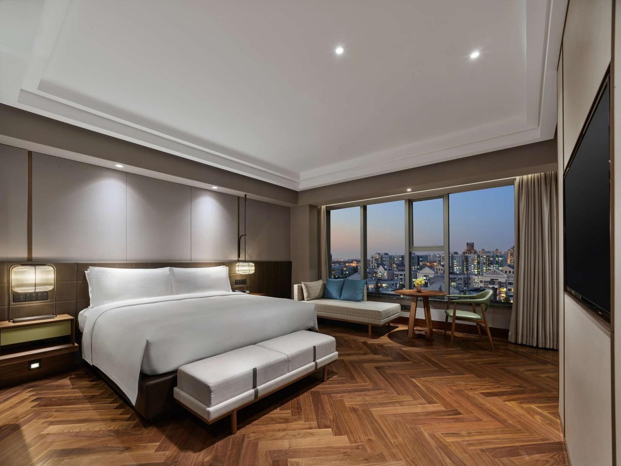 Hilton Shanghai Hongqiao Экстерьер фото